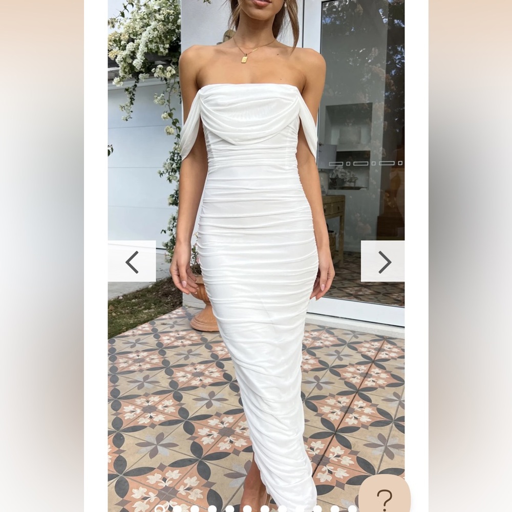 Billy J boutique Kylie maxi dress size small